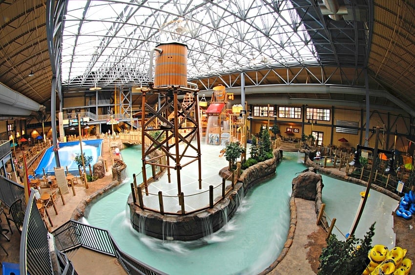 Morning Star Lodge's indoor water park, one of the best hotels with pools for kids