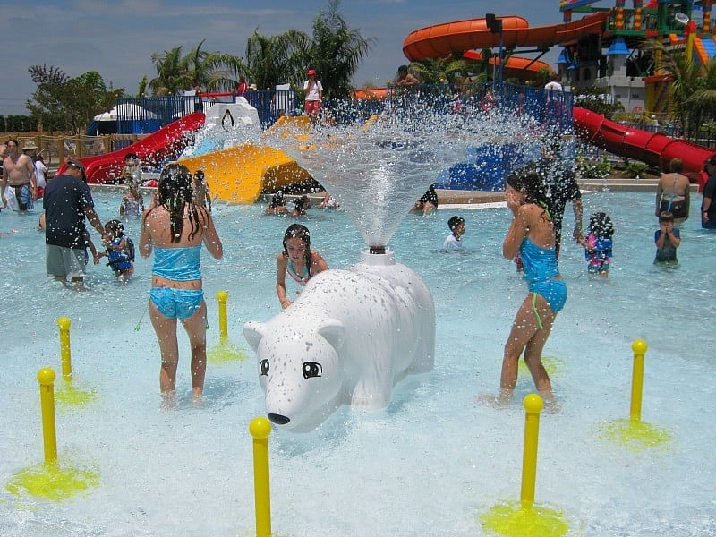 Polar bear-shaped splash fountain ~ Legoland California Tips