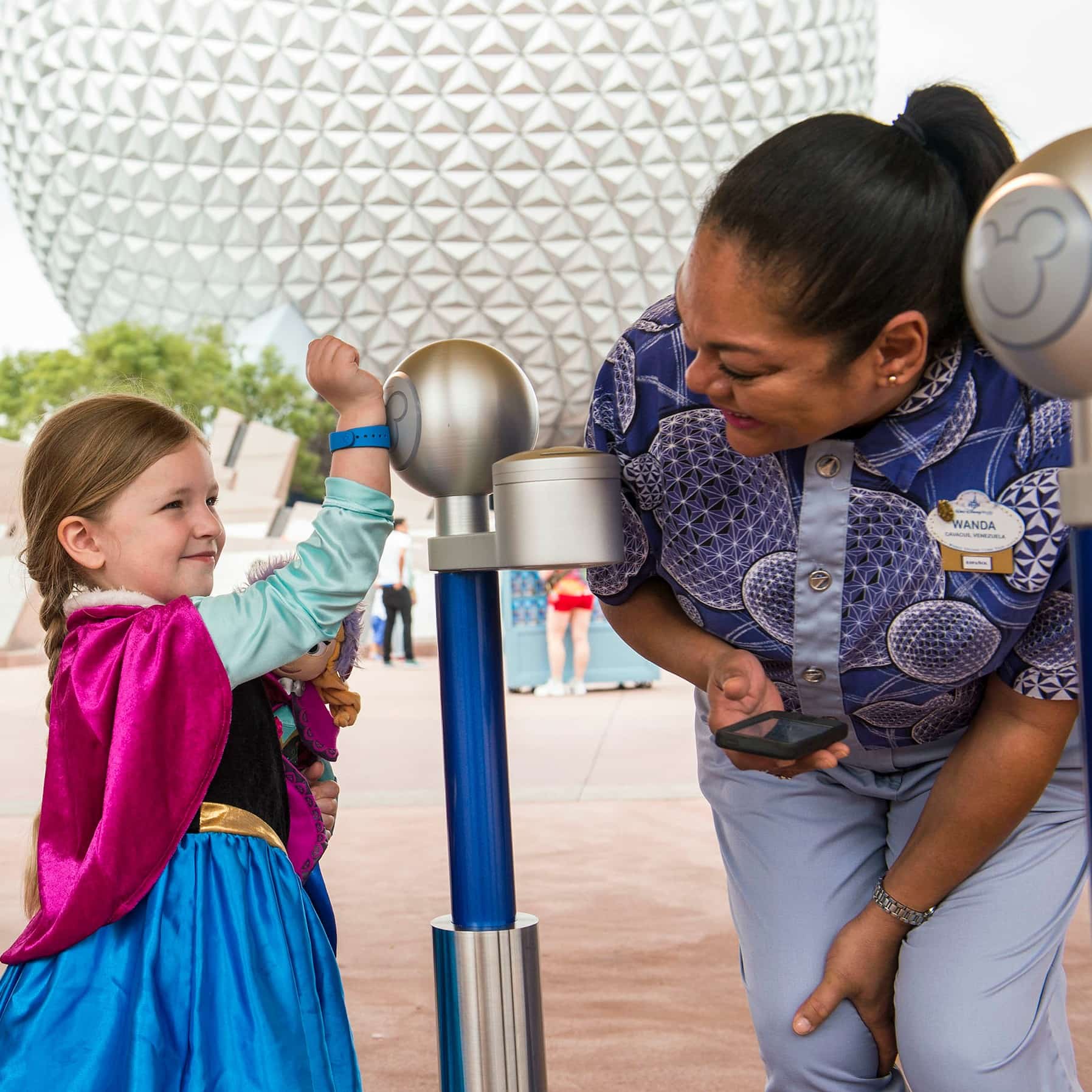Epcot with Kids (Top 10 Tips Families Need to Know!)