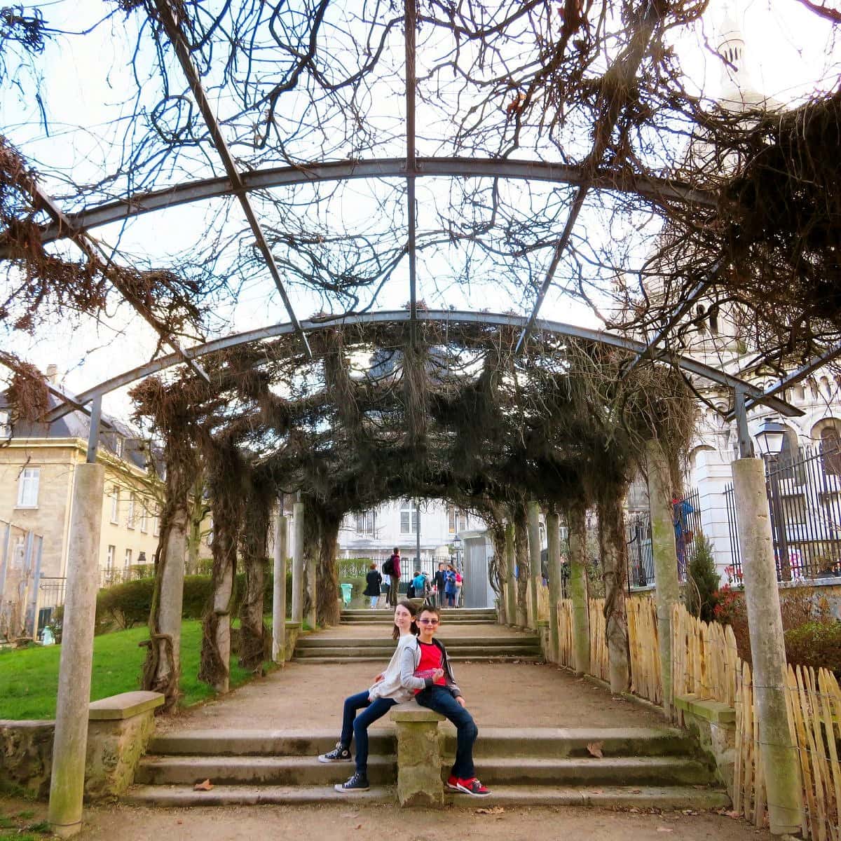 Parc de la Turlure in Montmartre, Paris with kids
