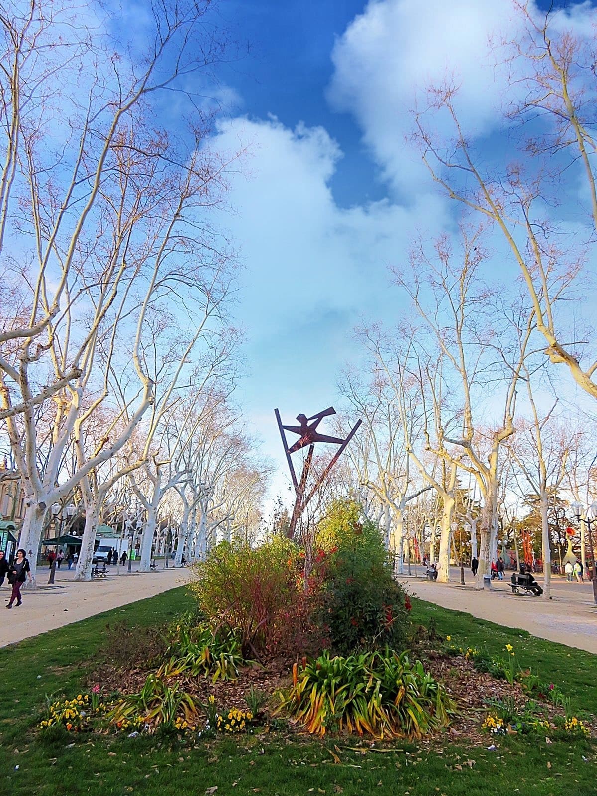 The beautiful Esplanade Charles de Gaulle is a beautiful place for a stroll in Montpellier with kids