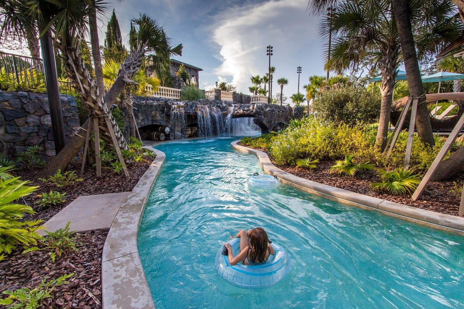 25 Best Hotels with Lazy Rivers (Per Travel Experts)