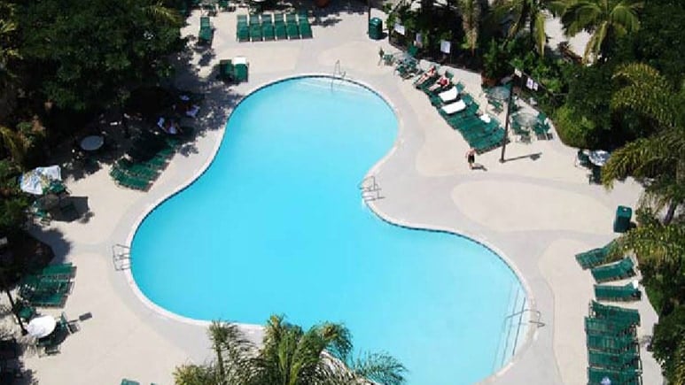 Holiday Inn Anaheim Resort Mickey Mouse-shaped pool