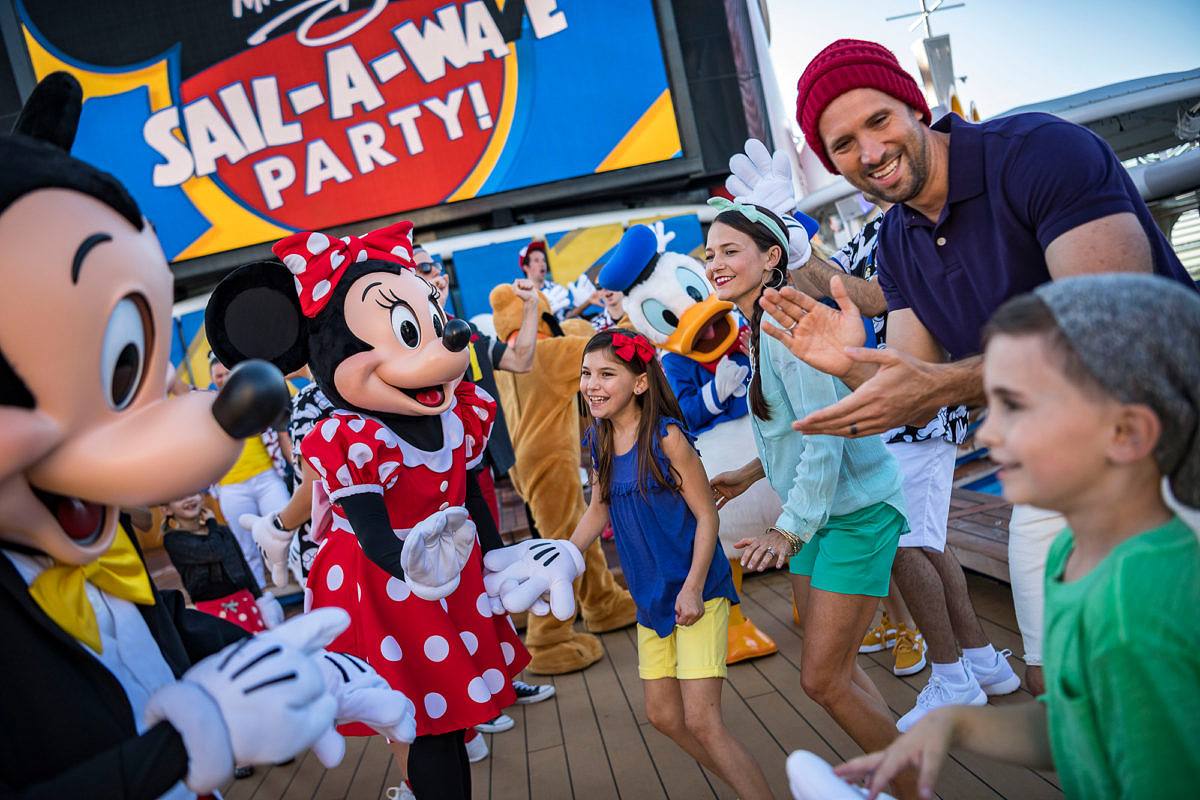 how-to-choose-a-disney-cruise-ship-itinerary-tips