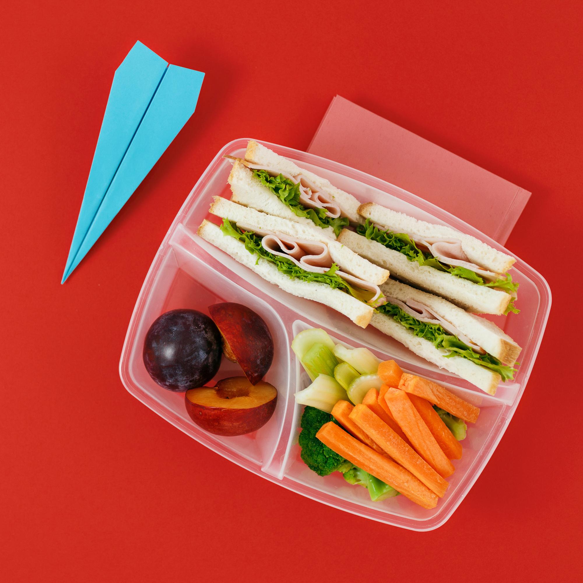 5 brilliant DIY travel snack ideas for kids that will save the day.