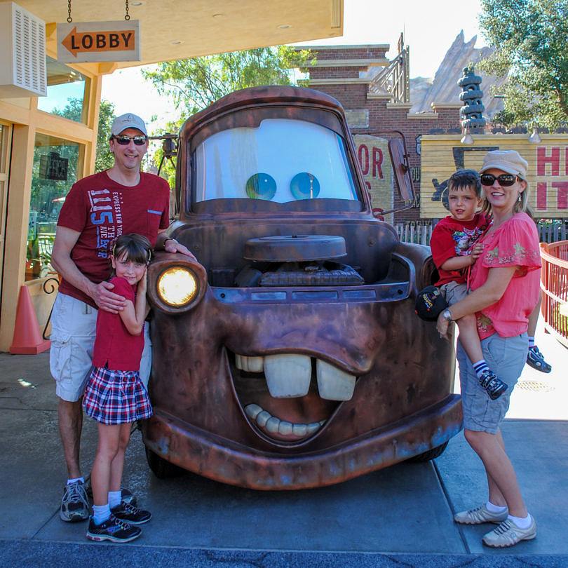 20 Dos and Don'ts at Disneyland's Cars Land