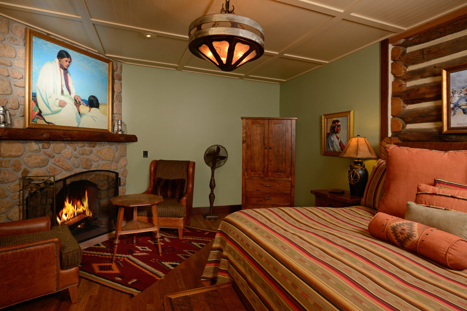 Glamping At Broadmoor Ranch Emerald Valley Tips   BWE EVR Cabin Pinon Interior 1 1620x1081 