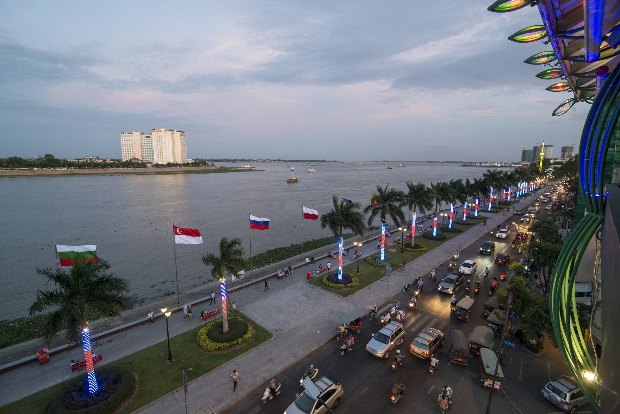 View of the Tonle Sap River along the Sisowath Quay