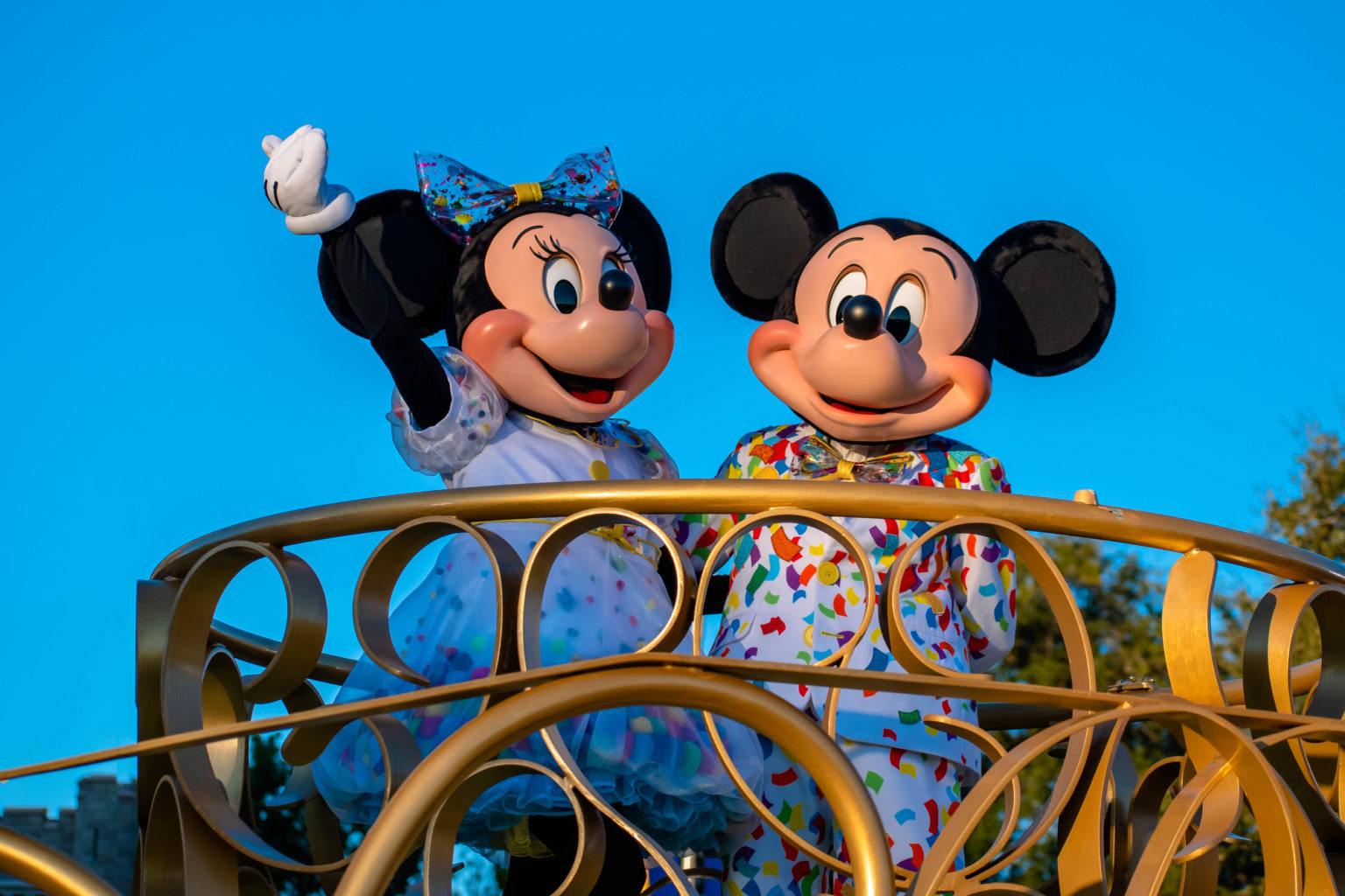 17 Romantic Things for Couples to Do at Disneyland