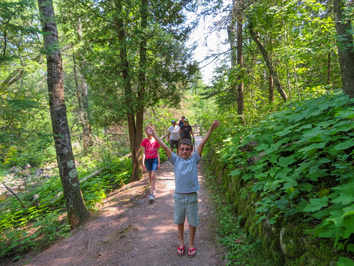 Hiking in Duluth with kids