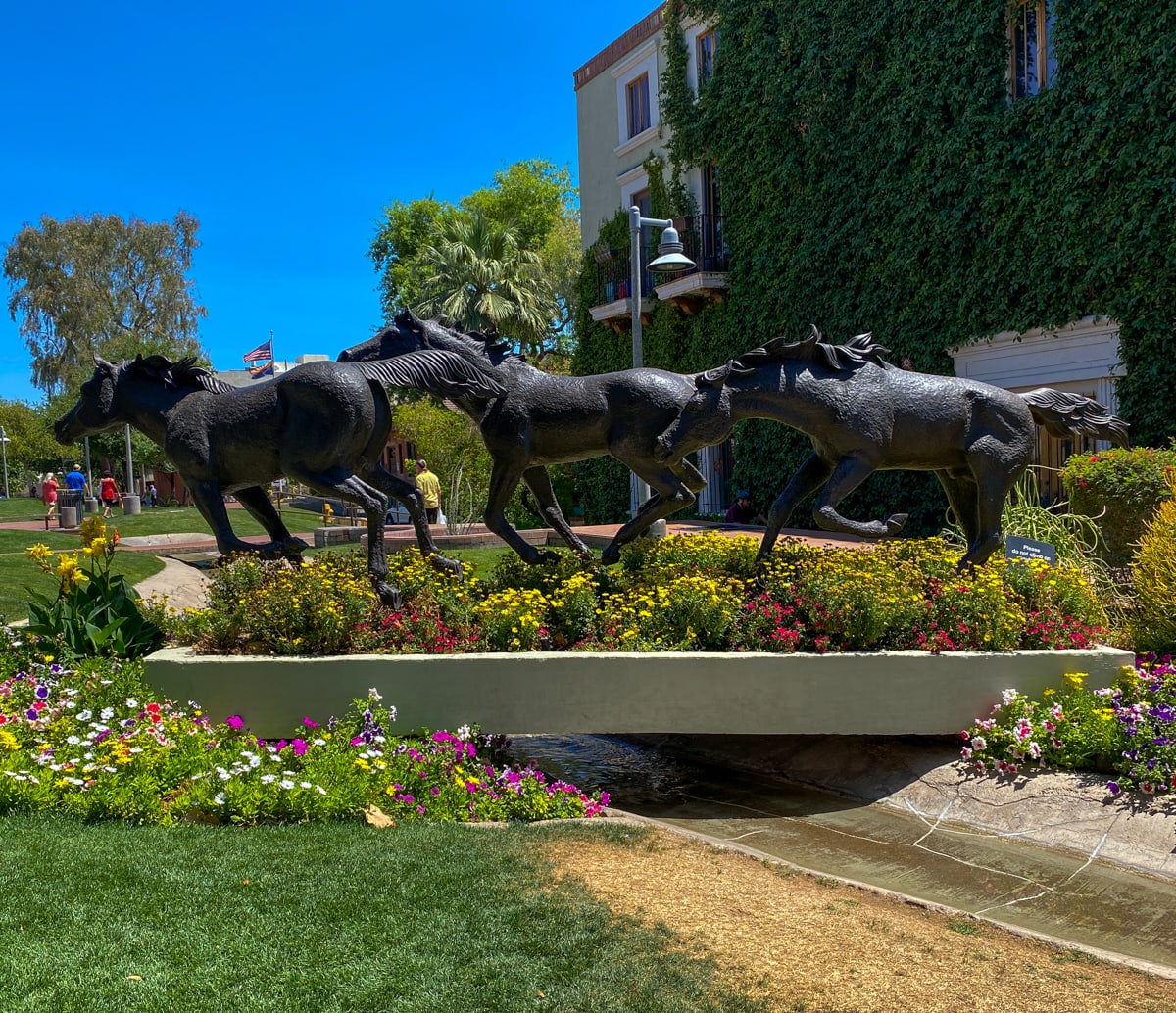 The Yearlings bronze statue in Old Town Scottsdale