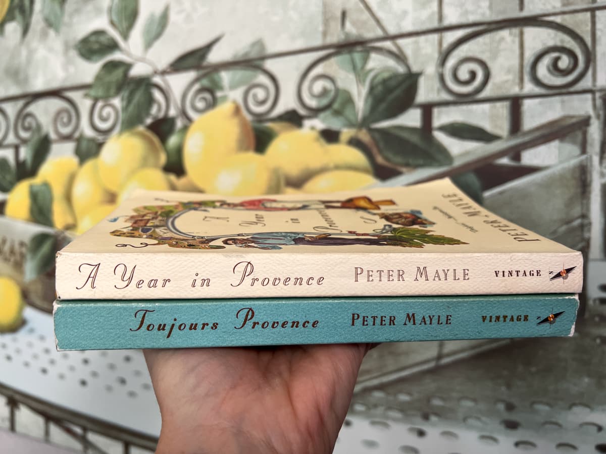 Travel memoirs by Peter Mayle A Year in Provence and Toujours Provence