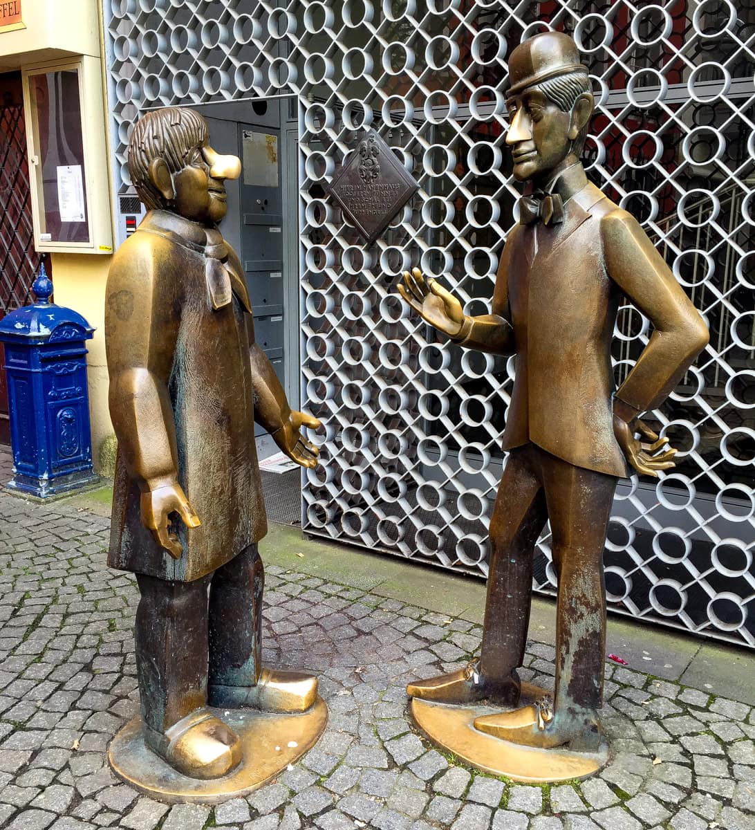 Estátuas de bronze de Tunnes e Schal em Colônia