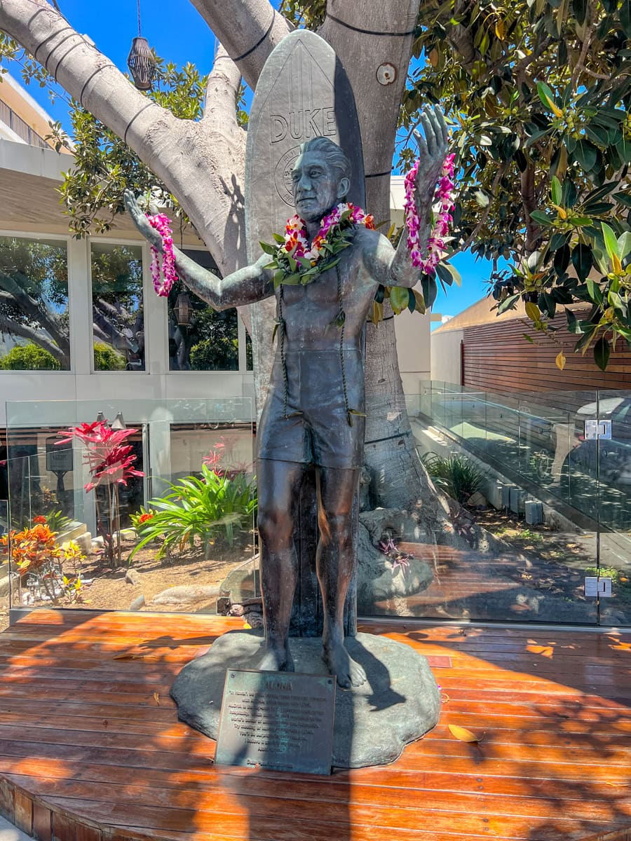 Statue of Olympic Surfer Duke Kahanamoku at Duke's La Jolla